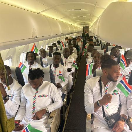 Seleção de Gâmbia em voo rumo à Costa do Marfim para a Copa das Nações Africanas