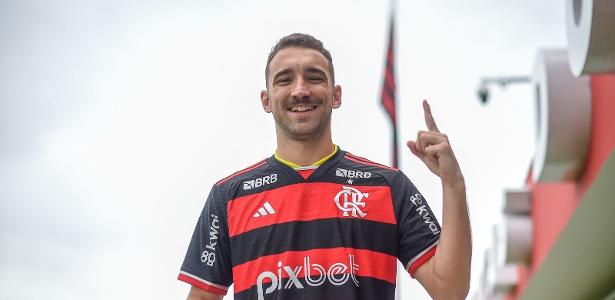 Léo Ortiz realiza primeiro treino no Flamengo após conhecer Ninho do Urubu