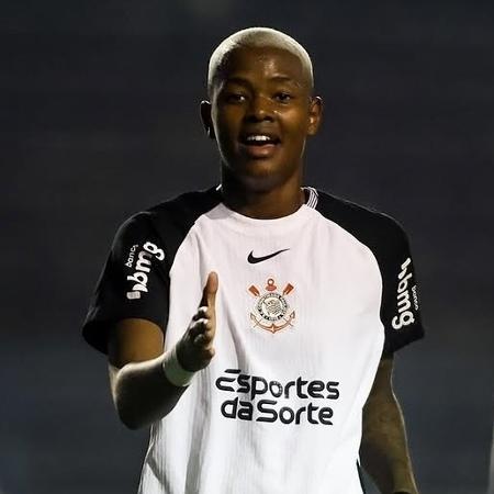 Jhonson ganhou vaga no time titular do Corinthians e vem se destacando Jhonson ganhou vaga no time titular do Corinthians e vem se destacando