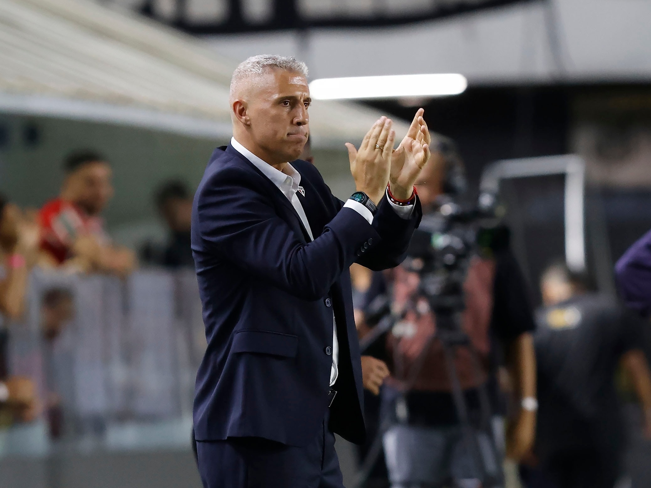 São Paulo: Crespo pede 'responsabilidade' à diretoria em '2026