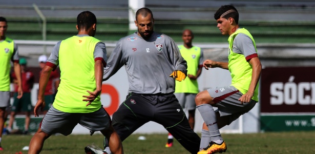 Diego Cavalieri durante treino do Fluminense neste sábado: protesto da torcida - NELSON PEREZ/FLUMINENSE F.C