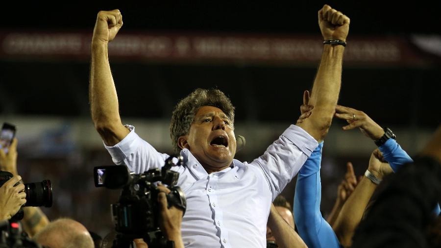 O técnico Renato Gaúcho comemora conquista da Libertadores pelo Grêmio - REUTERS/Agustin Marcarian