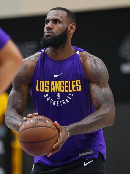 LeBron James durante primeiro treino com o Los Angeles Lakers - Reprodução / Twitter @Lakers