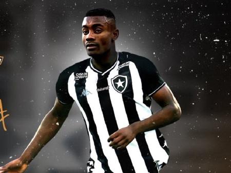 Botafogo: Ausência de documento adia chegada de Kalou