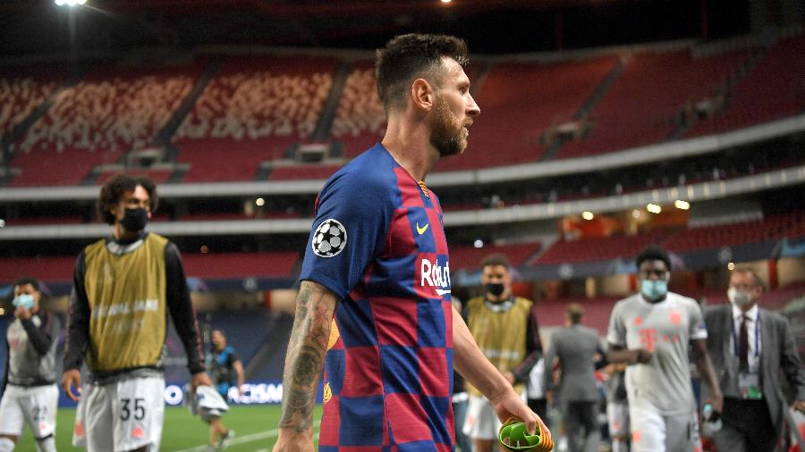 Lionel Messi deixa o gramado do Estádio da Luz após Barcelona 2 x 8 Bayern de Munique - Michael Regan - UEFA