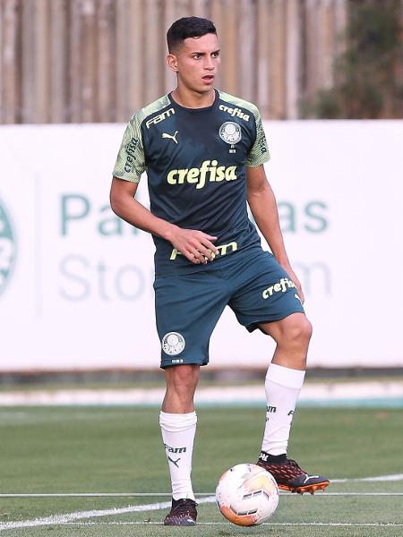 Renan, jogador formado nas categorias de base do Palmeiras - Cesar Greco