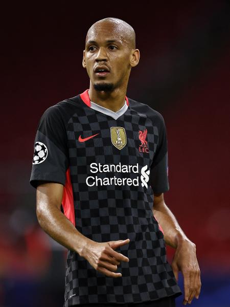 Fabinho, do Liverpool, durante partida contra o Ajax em 21 de outubro de 2020