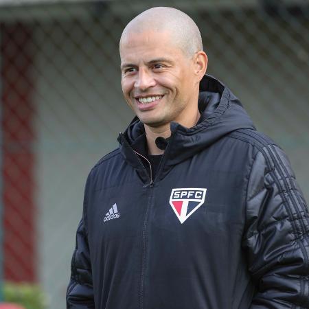 Alex de Souza, ex-meia e atual treinador do sub-20 do São Paulo - Divulgação/SPFC