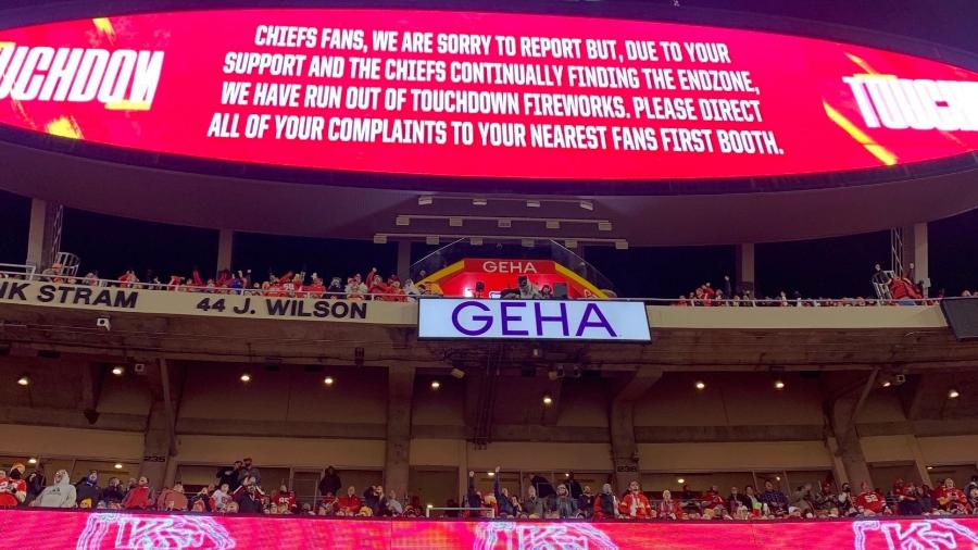 Kansas City Chiefs pede desculpas ao torcedor porque ficou sem fogos de artifício durante vitória na NFL - Reprodução/Twitter