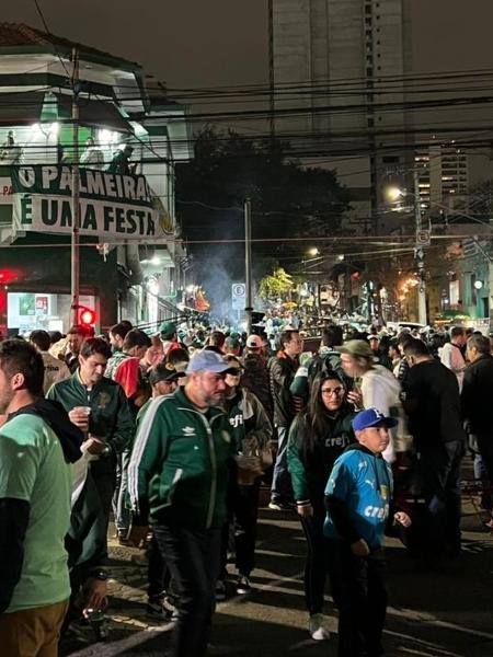 Torcedores do Palmeiras nos arredores do Allianz Parque  - Gabriel Carneiro/UOL