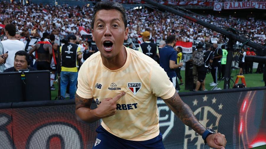 Thiago Carpini comanda o São Paulo após o título da Supercopa Rei