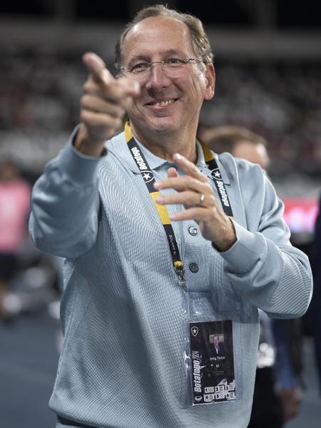 John Textor, dono da SAF do Botafogo, em jogo contra o São Paulo pela Libertadores - Jorge Rodrigues/AGIF