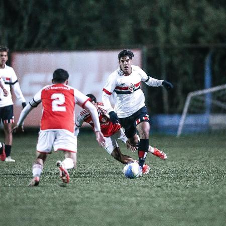 Nicolas Bosshardt, considerado uma das joias da base do São Paulo Nicolas Bosshardt, considerado uma das joias da base do São Paulo