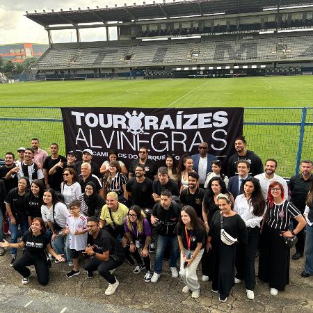 Torcedores em tour no Parque São Jorge