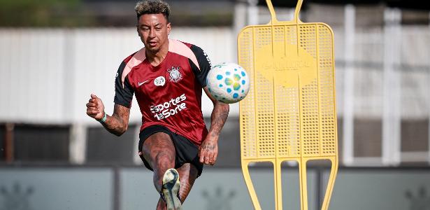 Corinthians libera Jesse Lingard para funeral do avô na Inglaterra