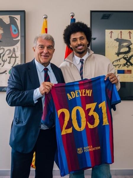 Karim Adeyemi assina contrato com o Barcelona até 2031
