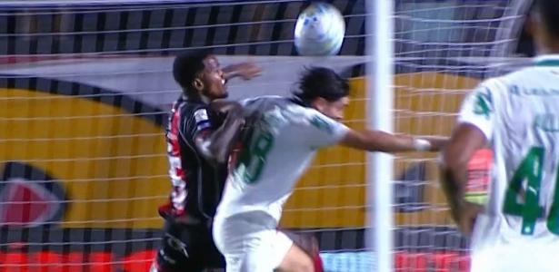 Súmula de Vitória x Palmeiras detalha gesto de Luan Cândido: 'Roubo por parte