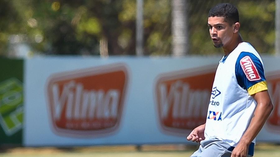 Denílson foi volante do Cruzeiro em 2016. Clube tenta acordo por dívida pelo seu empréstimo - Pedro Vilela/Light Press/Cruzeiro
