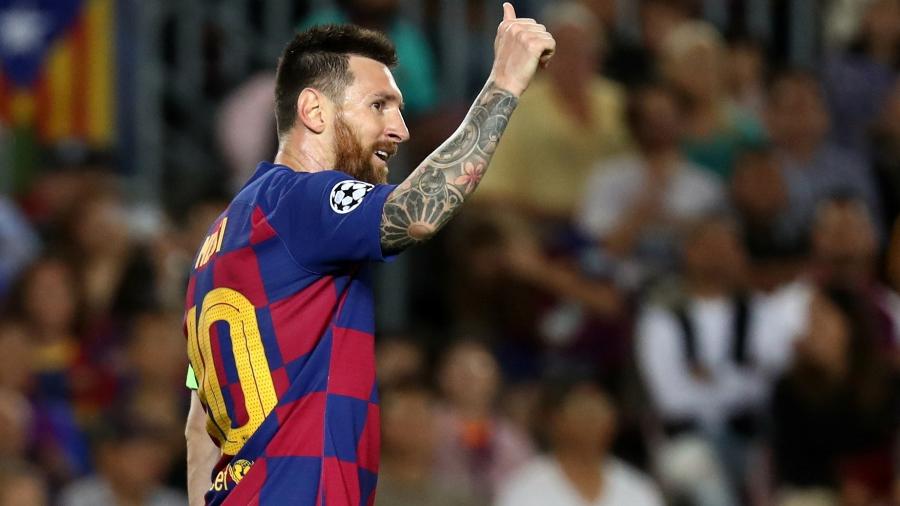Lionel Messi gesticula durante jogo do Barcelona contra a Inter de Milão - Sergio Perez/Reuters