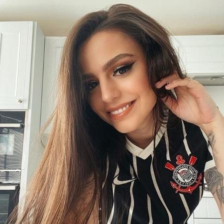 Cantora Cher Lloyd posta foto com camisa do Corinthians - Reprodução