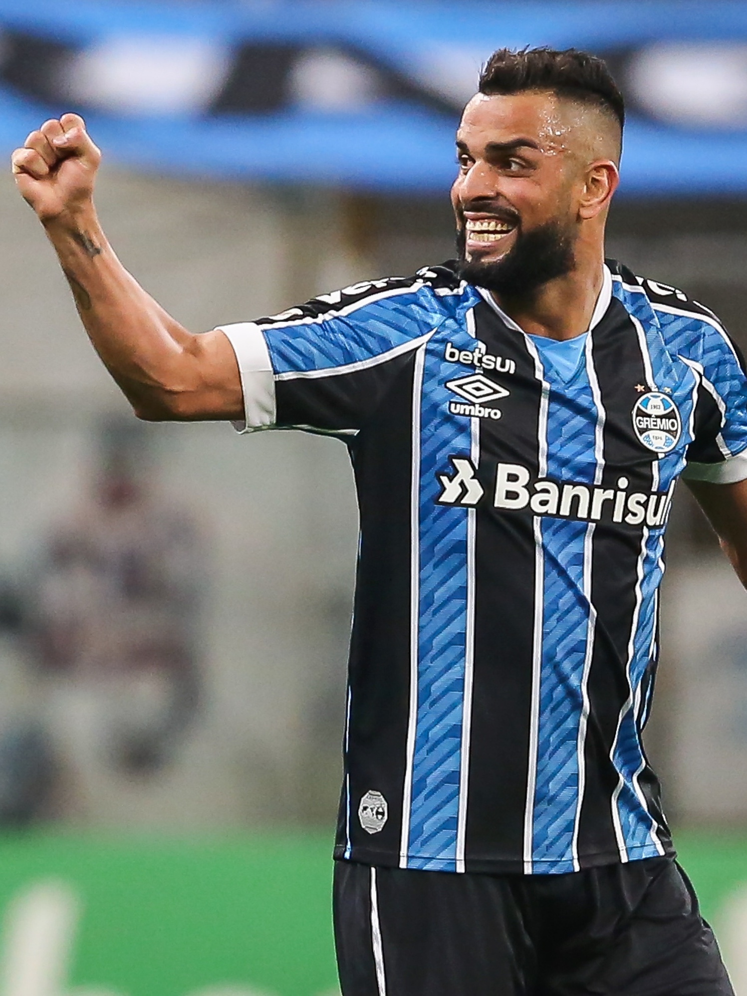 Por que o Maicon saiu do Grêmio?