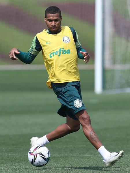 Wesley participa de treino do Palmeiras, em Doha, no Qatar - Cesar Greco