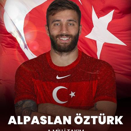 Alpaslan Öztürk, zagueiro turco - Reprodução/Twitter
