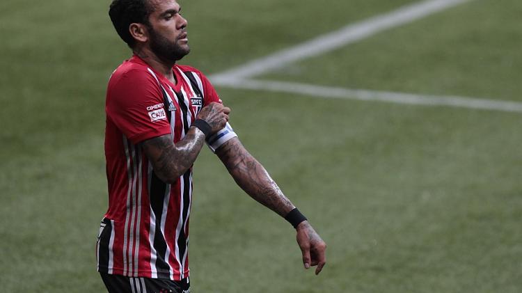 Daniel Alves se destacou atuando como ala pelo lado direito no São Paulo - Rubens Chiri / saopaulofc.net - Rubens Chiri / saopaulofc.net