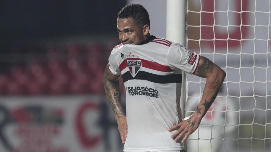 Luciano se lamenta durante a partida entre São Paulo e Fluminense - Miguel SCHINCARIOL/SÃO PAULO FC
