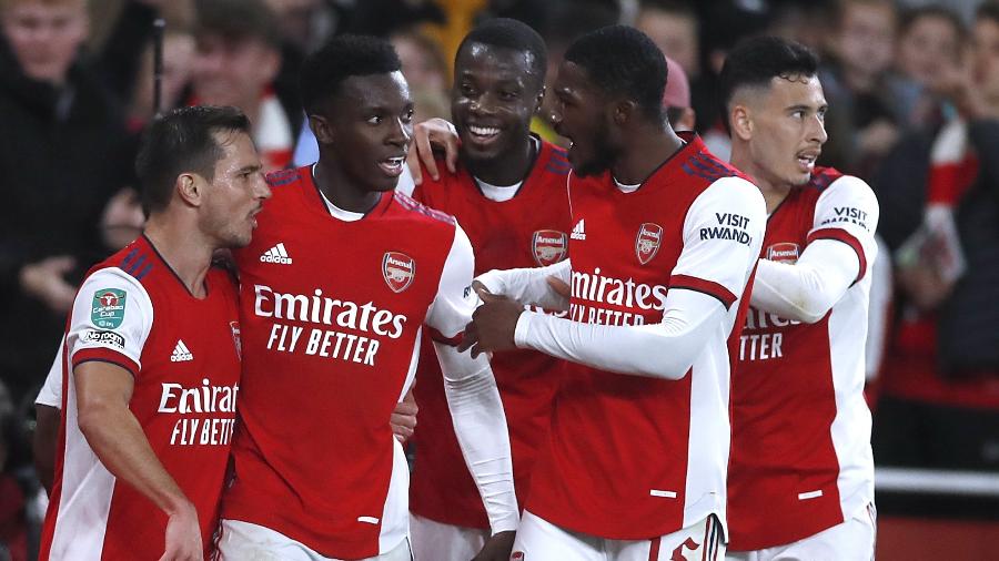 Jogadores do Arsenal comemoram gol na vitória contra o Leeds, na Copa da Liga Inglesa - Action Images via Reuters