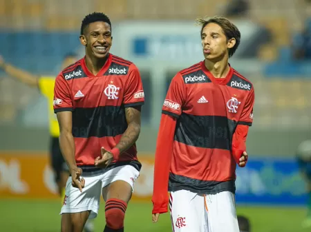 Jogador ense Werton marca gol pelo Flamengo na Copinha