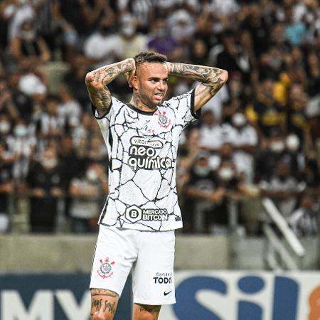 Luan em ação pelo Corinthians em jogo do Brasileirão 2021 - Kely Pereira/AGIF