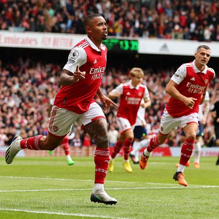 Gabriel Jesus comemora gol na vitória do Arsenal por 3 a 1 sobre o Tottenham - REUTERS/David Klein