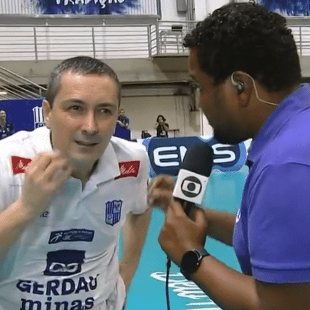 Nicola Negro, técnico do Minas Tênis Clube, se incomoda com pergunta de repórter do sportv - Reprodução/sportv
