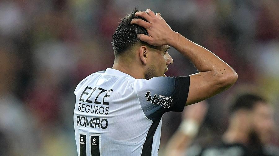 Romero se lamenta durante Flamengo x Corinthians, duelo da Copa do Brasil