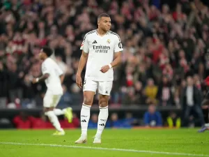 Mbappé erra outro pênalti, Real perde do Bilbao e vê Barça mais distante