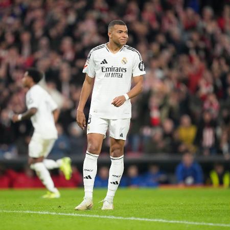 Mbappé reage após perder pênalti para o Real Madrid contra o Athletic Bilbao - Jose Breton/Pics Action/NurPhoto