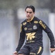 No radar do Benfica, lateral perde espaço e deve ser vendido pelo Santos