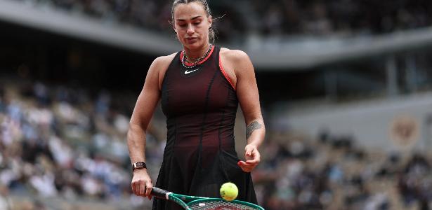 Cover image for Sabalenka perde de virada, é eliminada e segue sem título de Roland Garros
