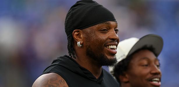 Astro dos Ravens celebra ida da NFL ao palco do gol 1000 de Pelé: 'Animado'