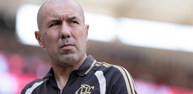 Leonardo Jardim detona gramado do Maracanã: 'Não está à altura do Flamengo'