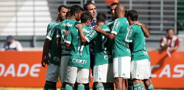 Palmeiras entrou em campo com três volantes para enfrentar o Santos - Cesar Greco/Ag Palmeiras