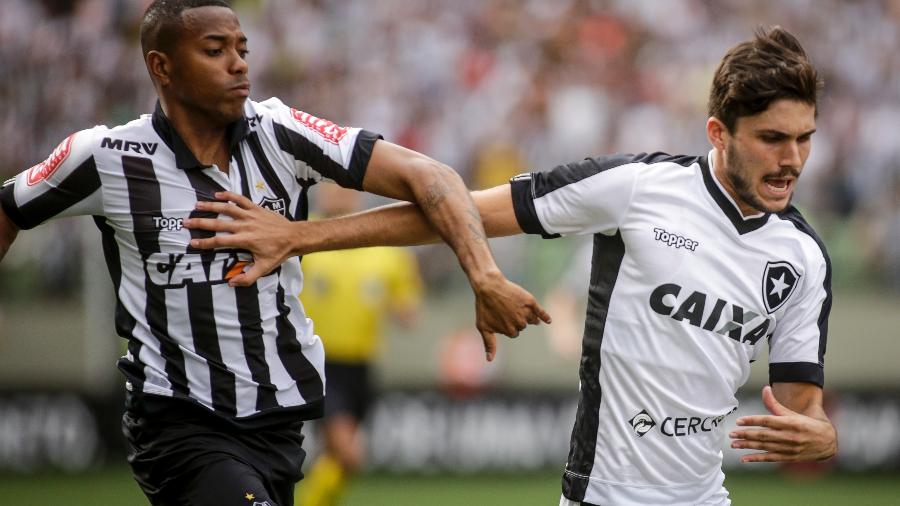 Robinho atuou com a camisa do Atlético-MG entre 2016 e 2017, e foi  campeão Mineiro pelo Galo - Thomás Santos/AGIF