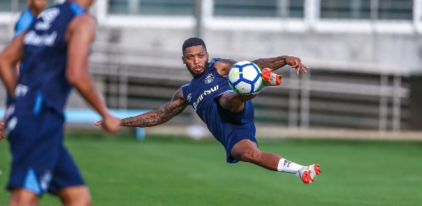 Marinho deixou treinamento do Grêmio chorando nesta quarta-feira pela manhã - Lucas Uebel/Grêmio