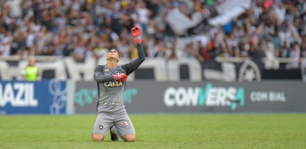 Titular, Gatito Fernández segue com "sombra" de alo nível após aposentadoria de Jefferson - Thiago Ribeiro/AGIF