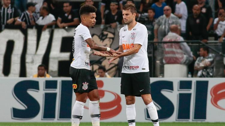 Henrique comemora gol - Marcello Zambrana/AGIF - Marcello Zambrana/AGIF