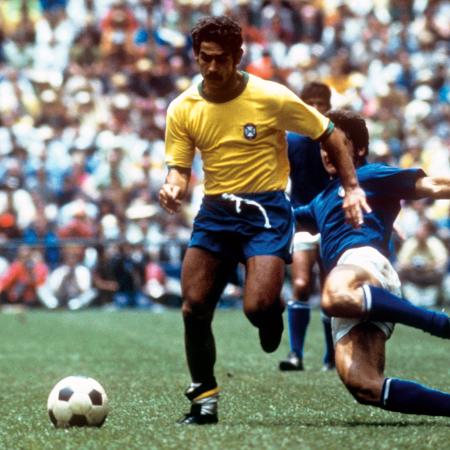 Rivellino em ação pela seleção brasileira na Copa de 1970 - Peter Robinson/Getty Images