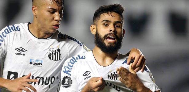Libertadores | Com Diniz expulso em estreia, Santos vence Boca Juniors por 1 a 0 e 'renasce' em grupo