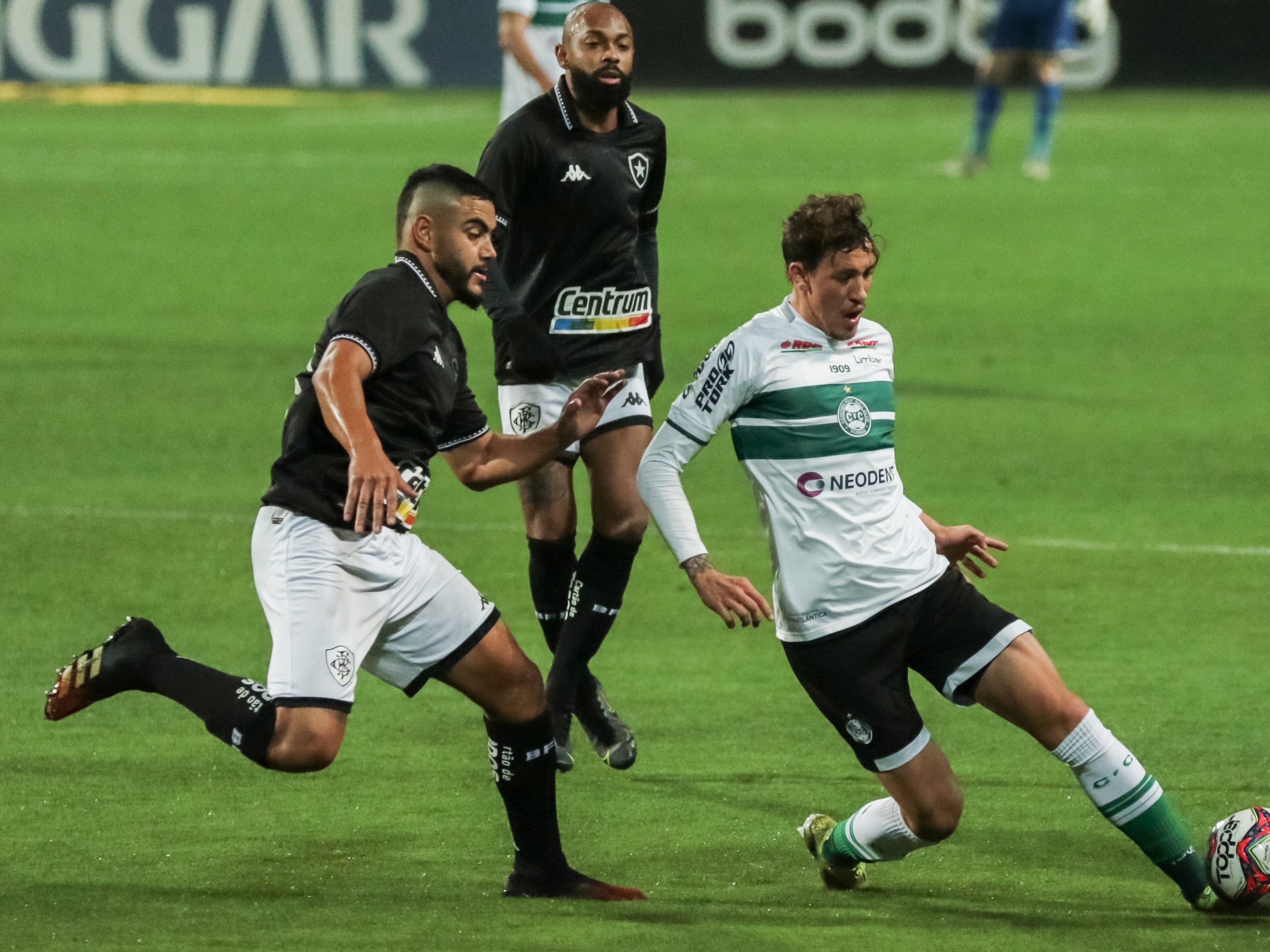 Coritiba x Botafogo: veja onde assistir, escalações, desfalques e