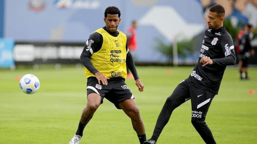 Gil e João Victor em treino do Corinthians - Rodrigo Coca/Agência Corinthians